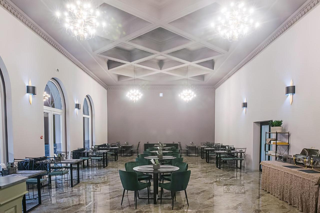 Corvin House Hotel Hunedoara Exterior photo